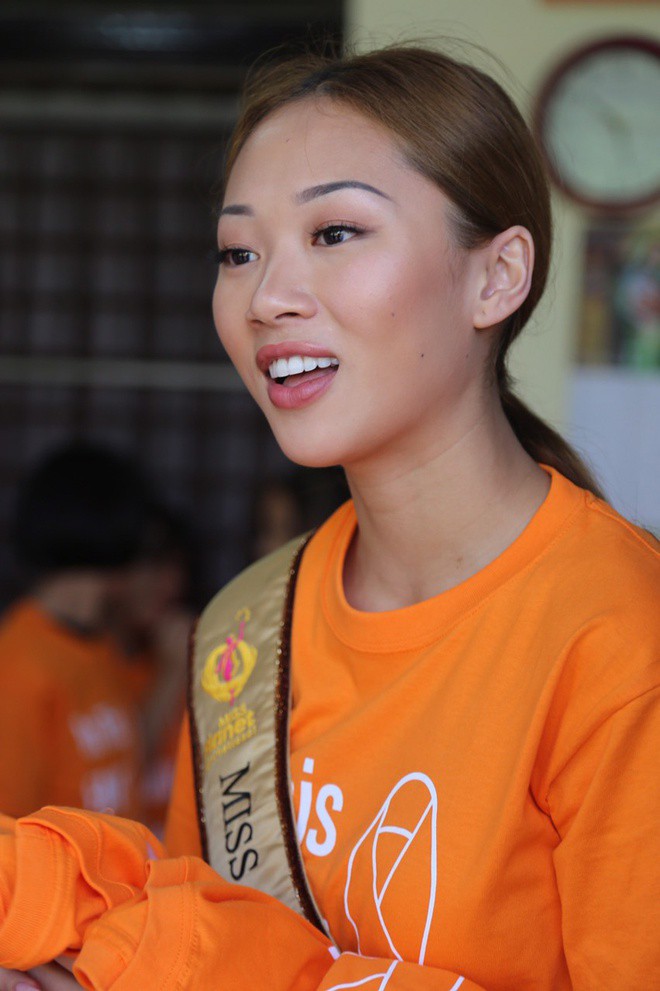 hoa hau viet nam toan cau ra di o tuoi 22 hinh 2