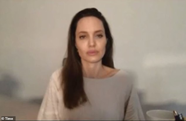 angelina jolie keu goi hay ket noi giu lien lac voi nhau khi tu cach ly hinh 1