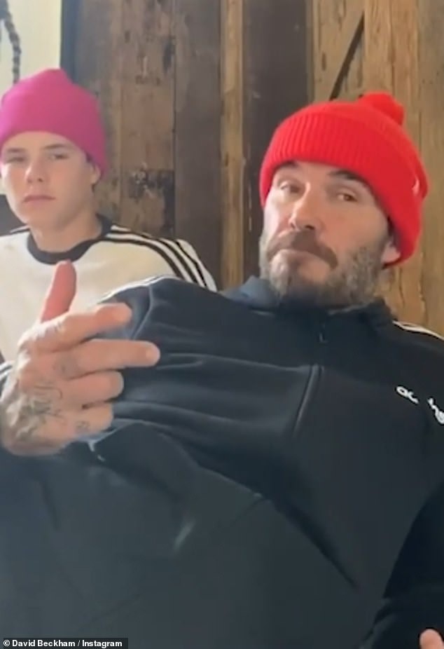 david beckham va con trai cham chi tap luyen the thao khi cach ly tai nha hinh 1