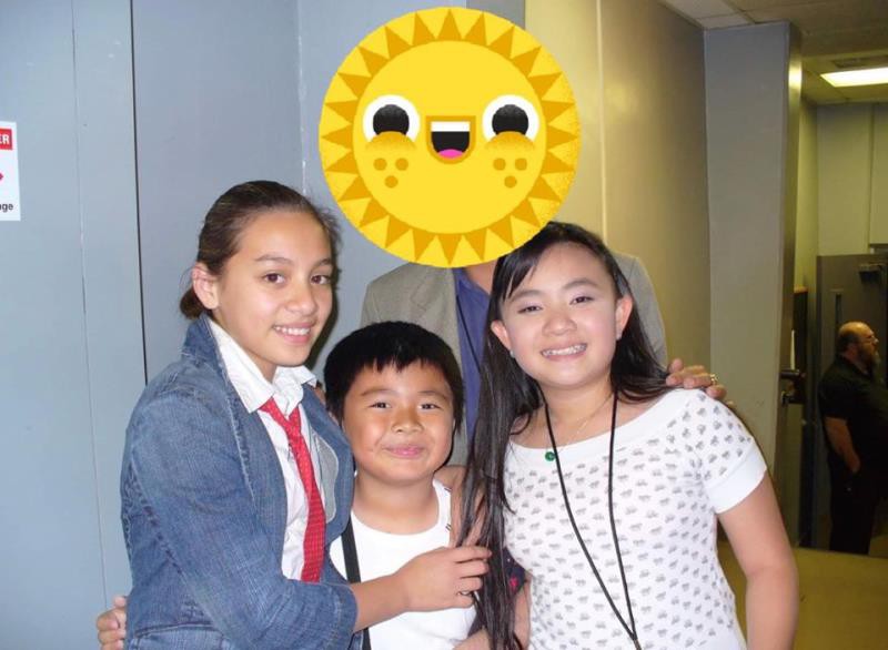 con gai phi nhung va 'be' xuan mai la ban hoc cung lop ben my hinh 1