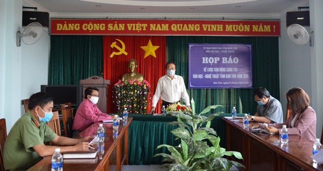 lan dau tien kon tum van dong sang tac van hoc - nghe thuat quy mo khu vuc hinh 1