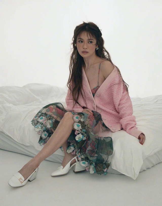 song hye kyo dep mo mang tren tap chi elle hau ly hon  hinh 6