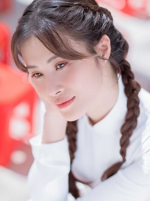 sau tin vui mang thai, dong nhi ra mat ca khuc nhan ngay cua me hinh 2