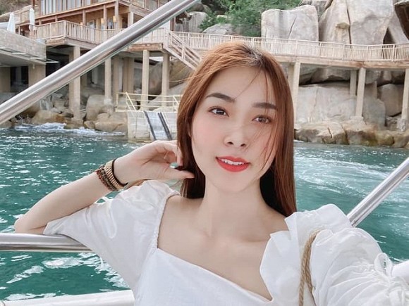 chuyen showbiz: pham quynh anh mac ao tam, pho duong cong my mieu tren bien hinh 5