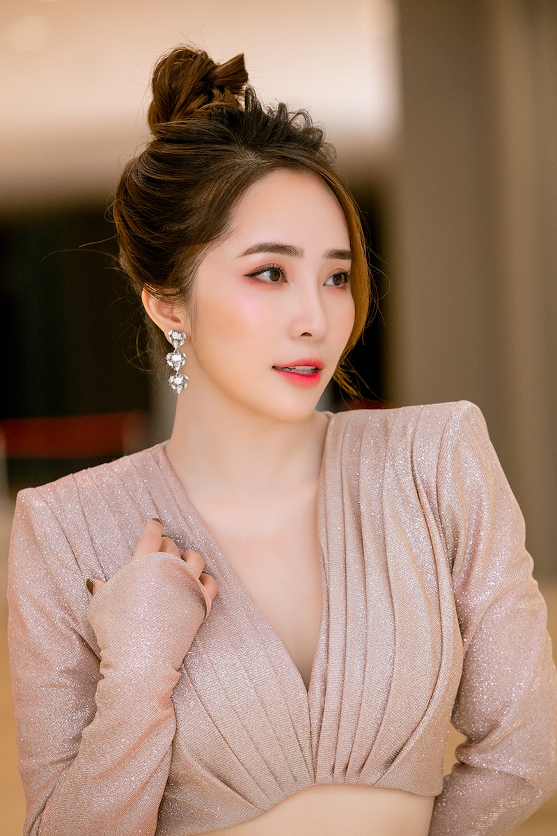 quynh nga khoe vong eo 55 sau thoi gian luyen tap tai nha mua covid hinh 4