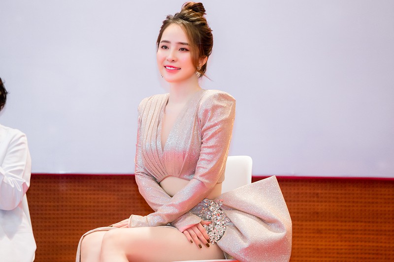 quynh nga khoe vong eo 55 sau thoi gian luyen tap tai nha mua covid hinh 9