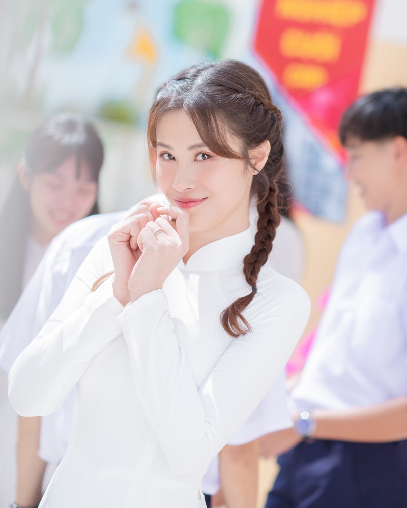 khan gia khoc cuoi cung dong nhi trong mv "khi con la me" hinh 1