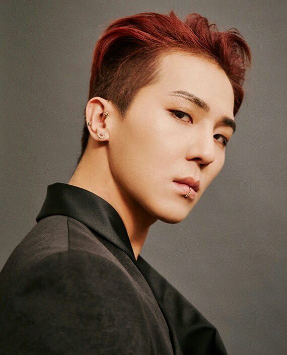 mino (winner) bi chi trich vi bieu dien o bar trong luc gian cach xa hoi hinh 1
