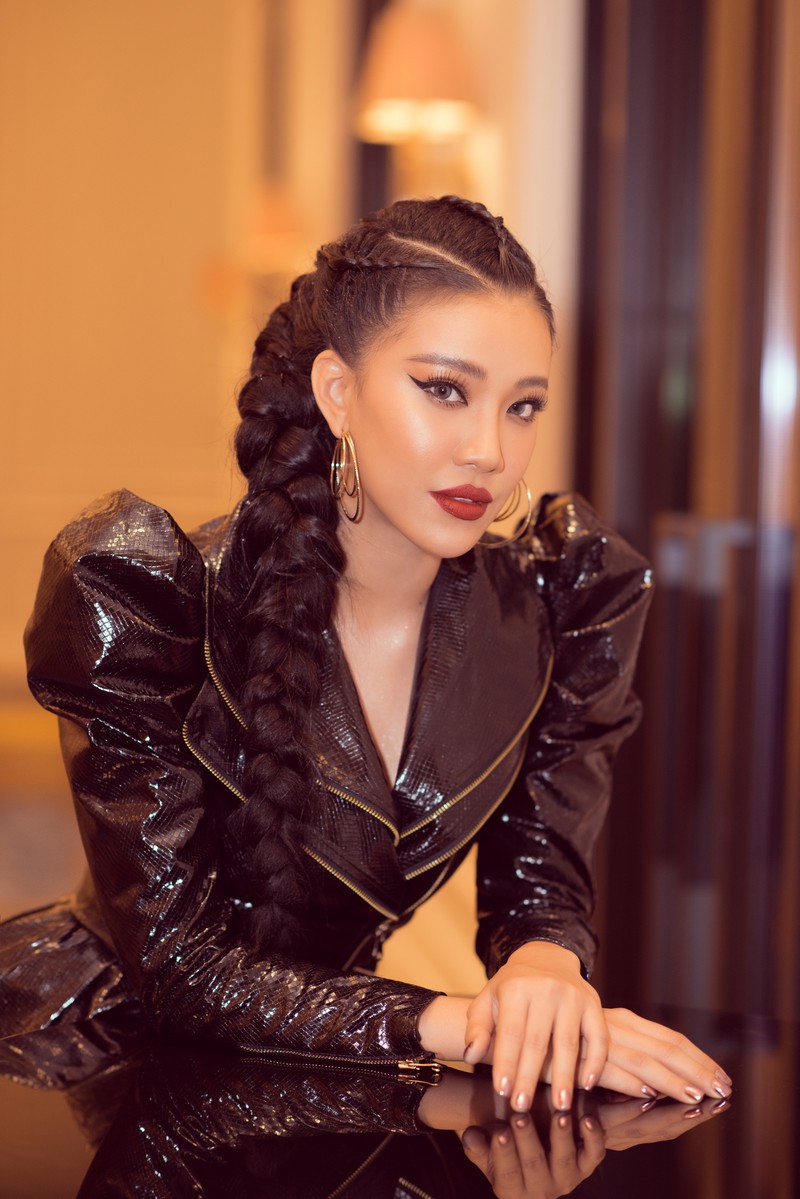 hoa hau khanh van va a hau kim duyen do sac mot chin mot muoi hinh 14