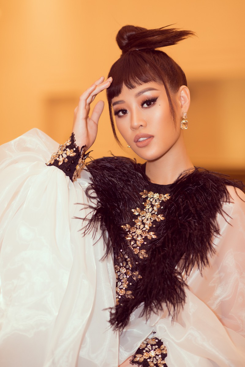 hoa hau khanh van va a hau kim duyen do sac mot chin mot muoi hinh 2