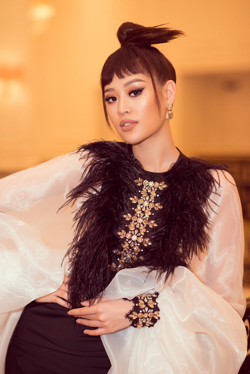 hoa hau khanh van va a hau kim duyen do sac mot chin mot muoi hinh 4