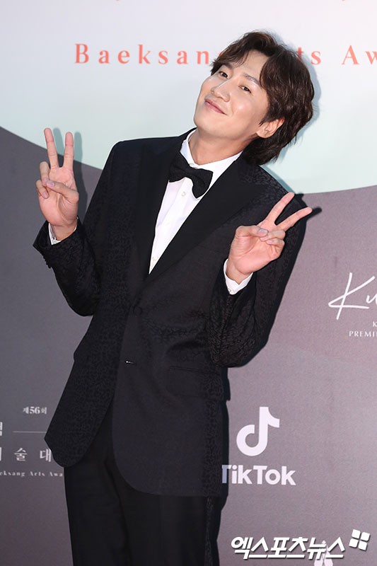 hyun bin, park seo joon lich lam tren tham do le trao giai baeksang  hinh 12