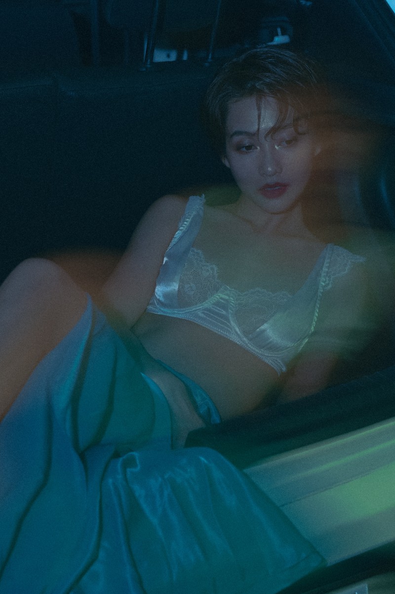 kha ngan tung bo anh "lot xac" goi cam voi mai toc ngan ca tinh hinh 9