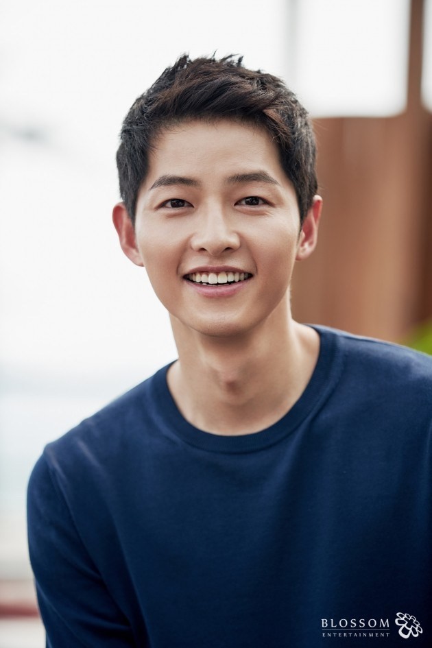 song joong ki hen ho nu luat su sau khi ly hon song hye kyo? hinh 1