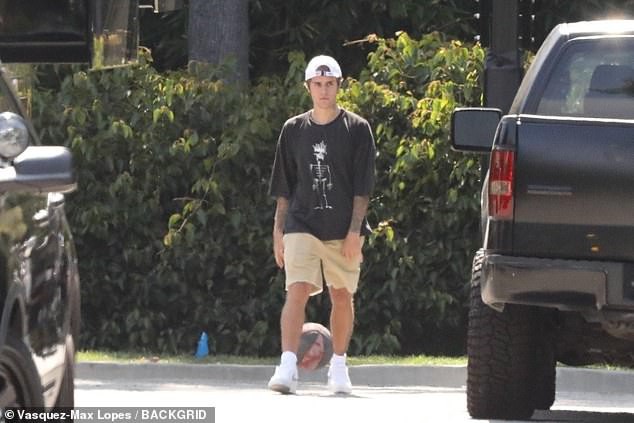 justin bieber mac do xue xoa hao hung choi golf cung ban be o my hinh 7