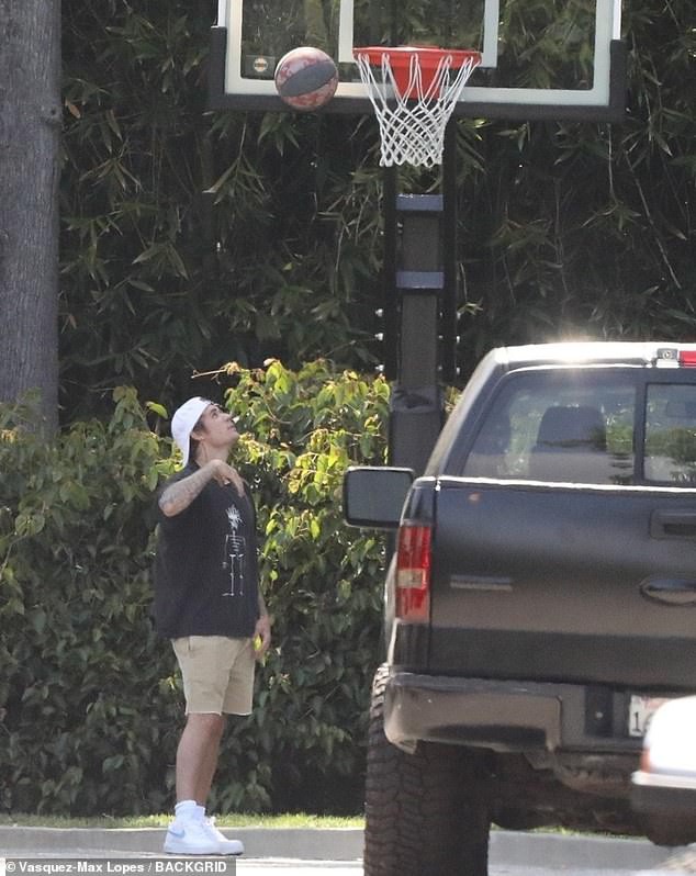 justin bieber mac do xue xoa hao hung choi golf cung ban be o my hinh 8