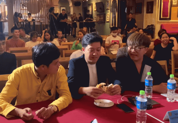chuyen showbiz: lo dien chong dai gia cua phanh lee "ghet thi yeu thoi" hinh 4