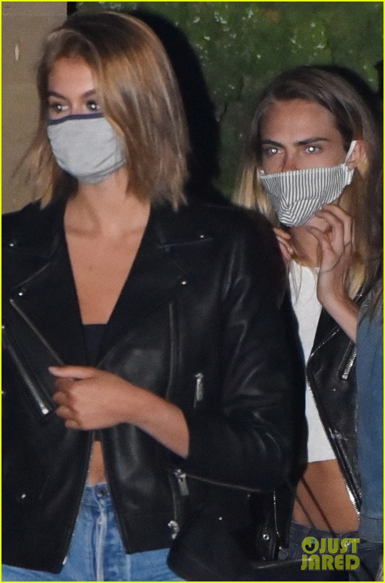 con gai cindy crawford tha dang thon tren pho hinh 6