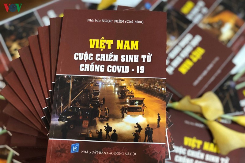 tai ban cuon sach "viet nam - cuoc chien sinh tu chong covid-19" hinh 2