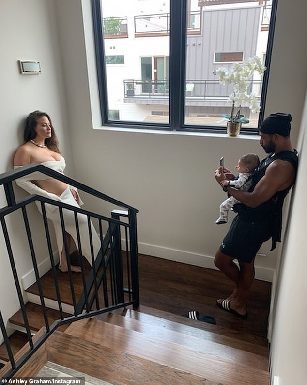 "sieu mau beo" ashley graham nong bong tren bia tap chi  hinh 2
