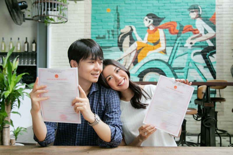 a han thuy van se ket hon voi ban trai dai gia vao ngay 25/7 hinh 2