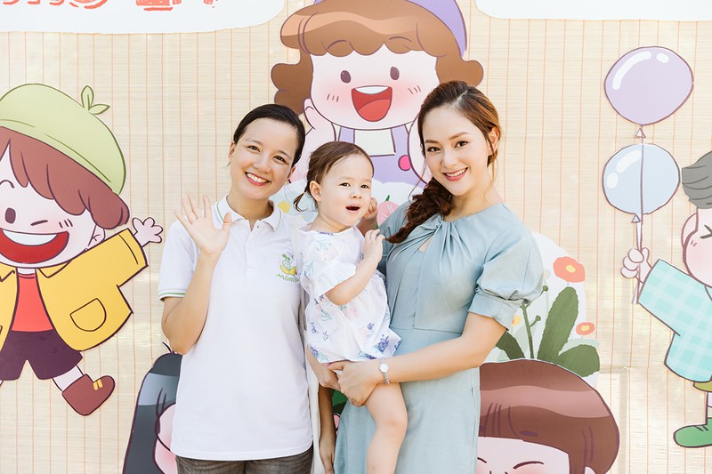 lan phuong xuc dong khi cung con gai den tham tre mo coi tai lang sos hinh 15