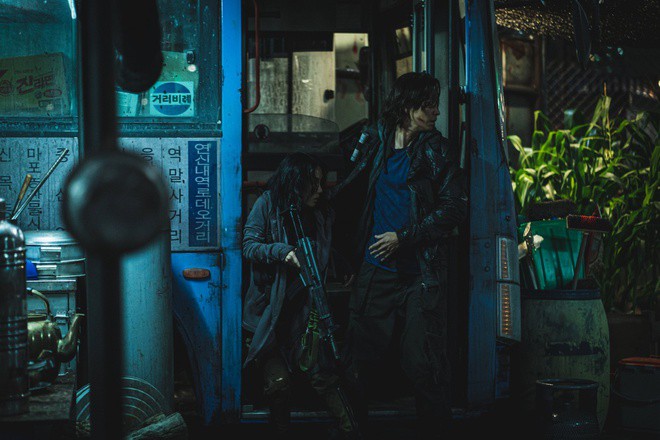 "train to busan 2" tung loat anh kich tinh, nghet tho truoc them cong chieu hinh 3