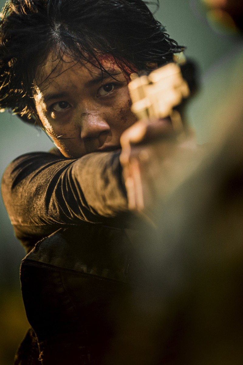 "train to busan 2" tung loat anh kich tinh, nghet tho truoc them cong chieu hinh 2