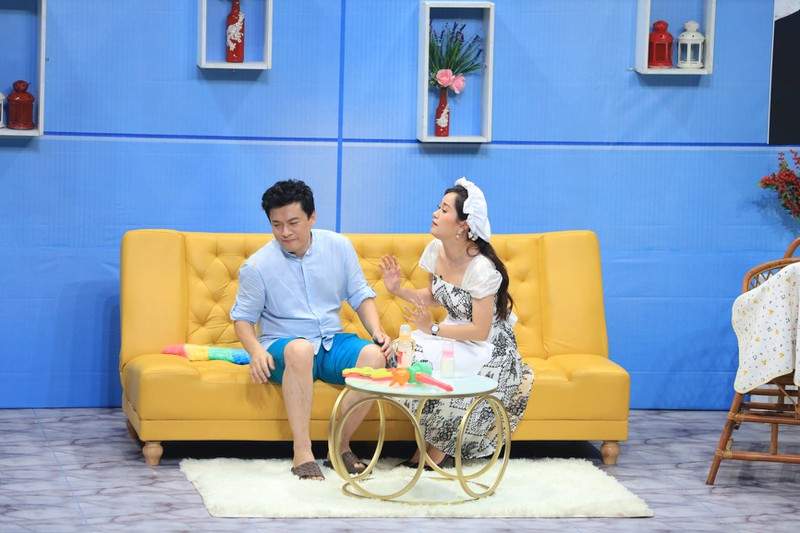 bi "ep" hon mac van khoa, lam truong bat ngo gianh cup "on gioi" hinh 6