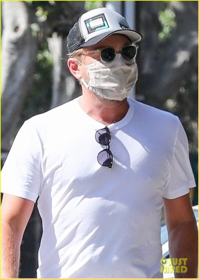 leonardo dicaprio lo than hinh "phat tuong" sau on ao muon ket hon hinh 4