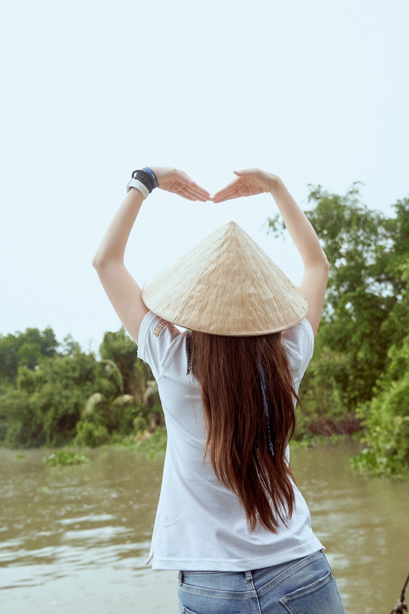 hoa hau khanh van thich thu tao dang trong bo anh "cay nha la vuon" hinh 4