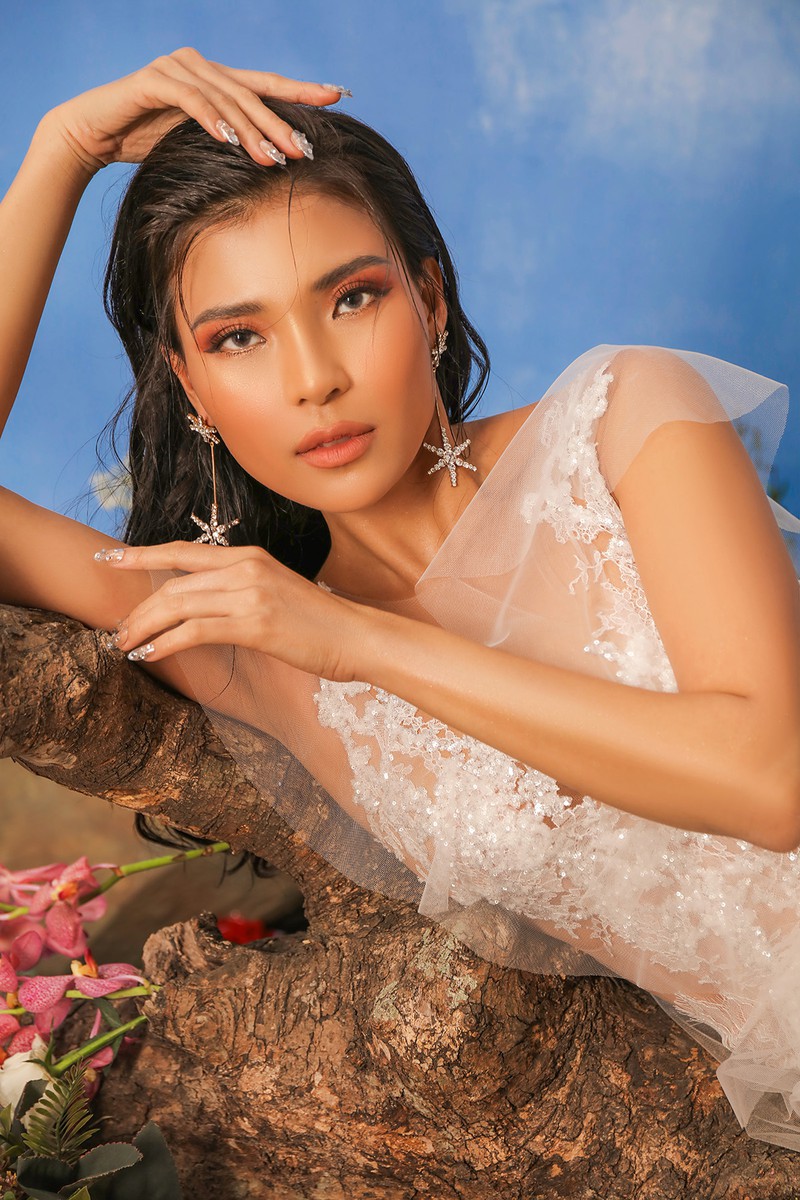 thuy diem dien vay ren goi cam, khoe lan da nau khoe khoan  hinh 4