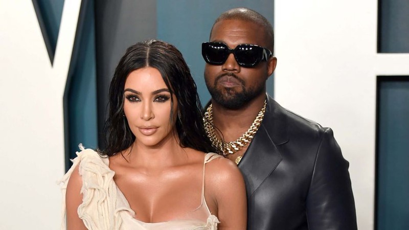 kanye west tuc gian, muon ly hon kim kardashian? hinh 1