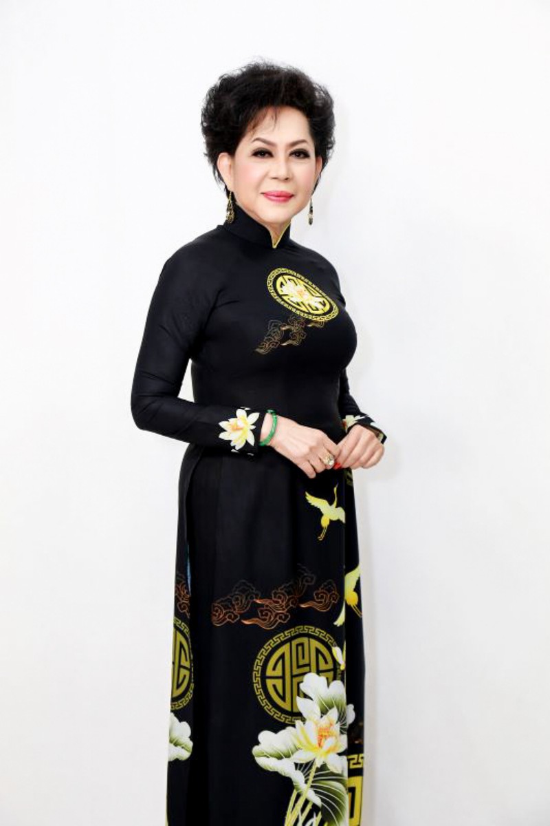 ngoc son tiet lo tung xao xuyen truoc ve dep cua phi nhung hinh 2