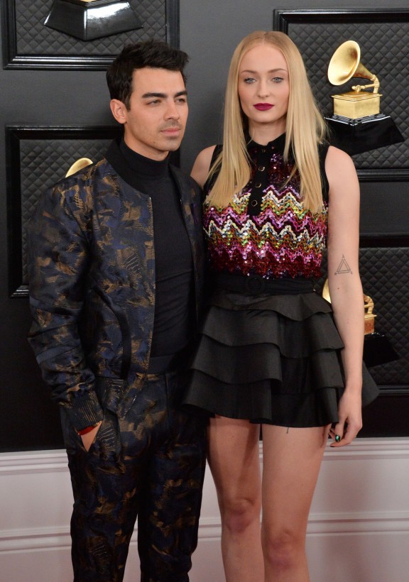 my nhan "game of thrones" sophie turner sinh con gai dau long  hinh 1