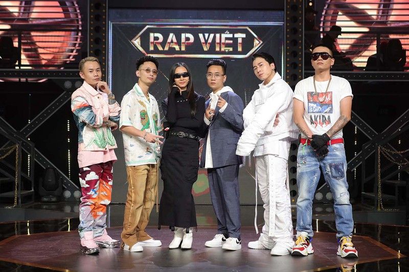 justatee, binz, suboi choang ngop truoc dan thi sinh "rap viet" hinh 1