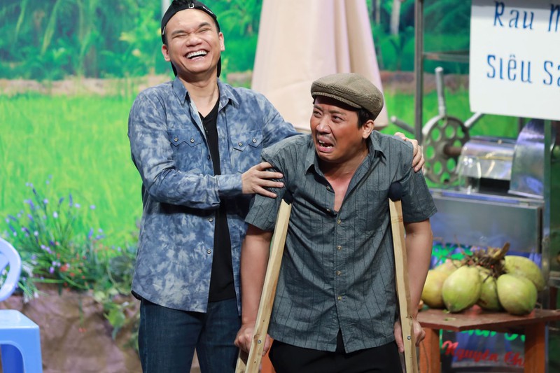 man trinh dien cua chau dang khoa khien khan gia cuoi "be bung" hinh 7