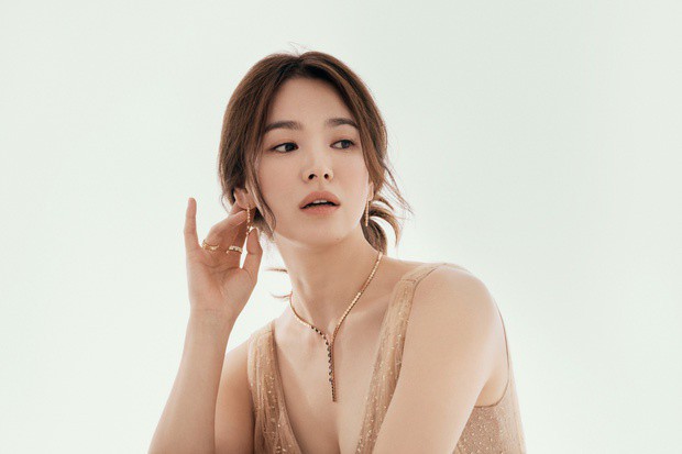 song hye kyo khoe anh moi dep, tre bat ngo so voi tuoi 39 hinh 1