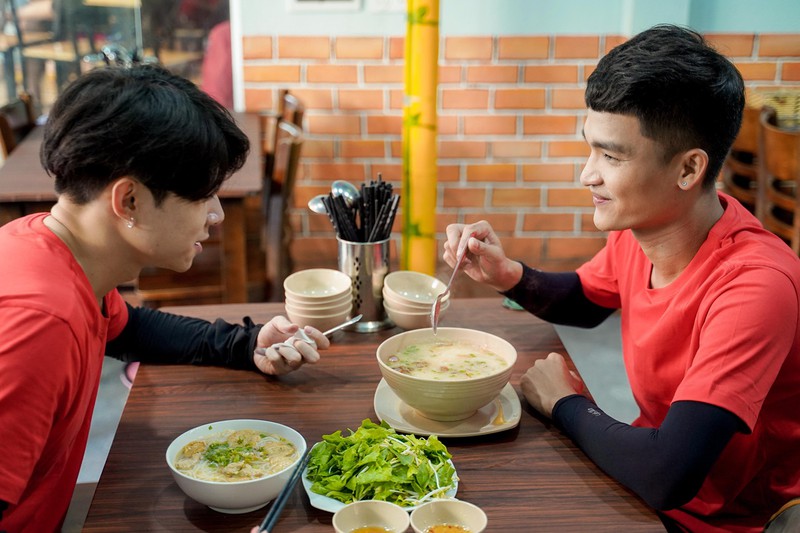 mac van khoa am uc vi bi ban than anh tu gianh an hinh 2