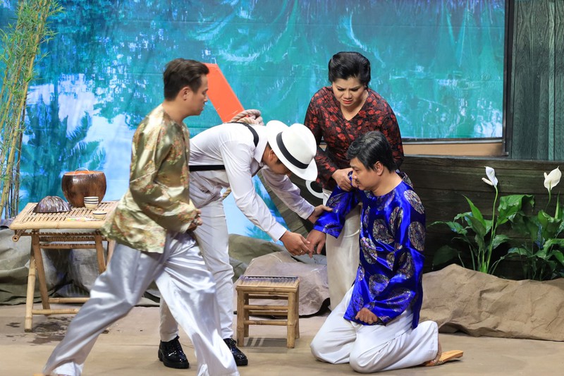 tu long ghen tuong, xo xat voi "vo" tu suong va nguoi dan ong thu ba hinh 6