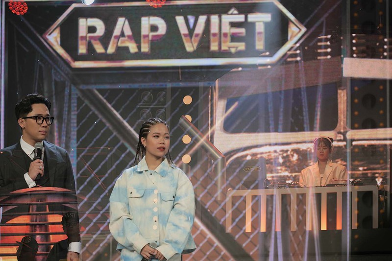 suboi, justatee phat cuong vi nu rapper 20 tuoi voi ban hit "chiec khan gio am" hinh 2