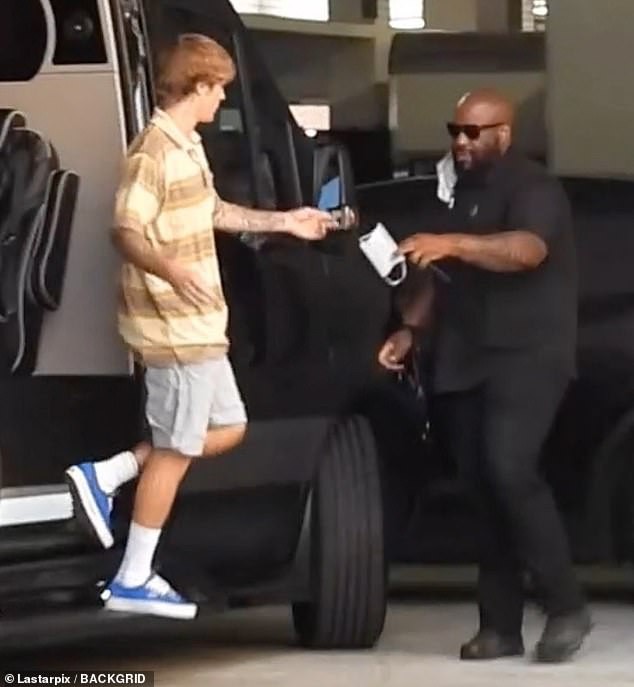 justin bieber tai xuat dien trai cung vo di ghi hinh trong mua dich  hinh 5