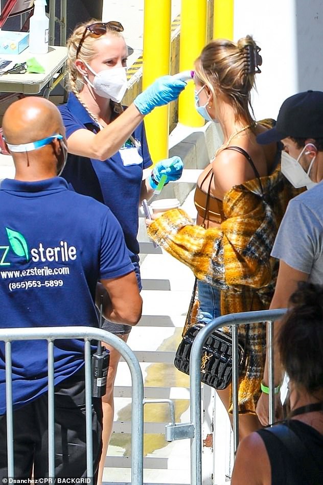 justin bieber tai xuat dien trai cung vo di ghi hinh trong mua dich  hinh 8