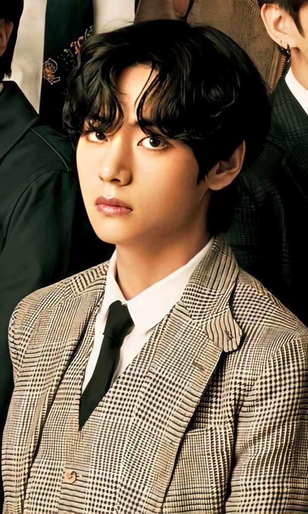 dan nam than bts hoa quy ong lich lam tren bia tap chi  hinh 9