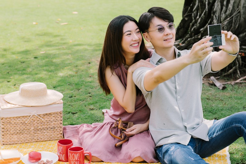 a hau thuy van khoe duoc chong doanh nhan cham soc khi mang bau  hinh 2