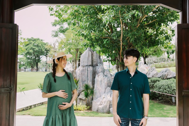 a hau thuy van khoe duoc chong doanh nhan cham soc khi mang bau  hinh 12