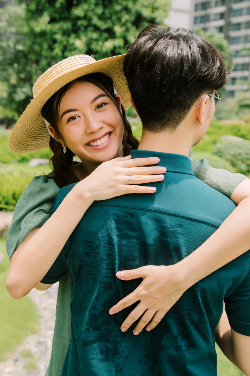a hau thuy van khoe duoc chong doanh nhan cham soc khi mang bau  hinh 8