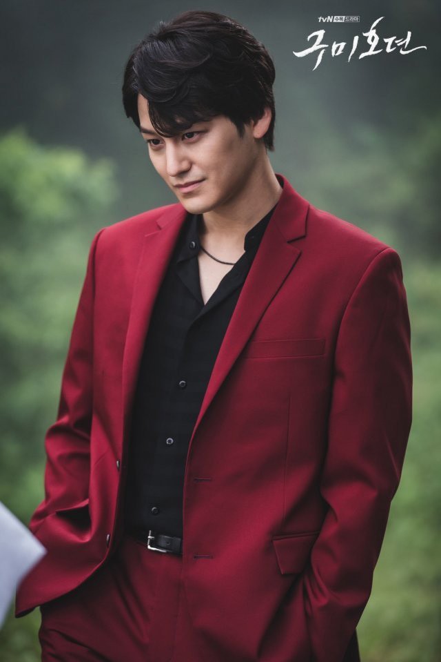 "than chet" lee dong wook hoa ho ly voi tao hinh dien trai day me hoac hinh 2