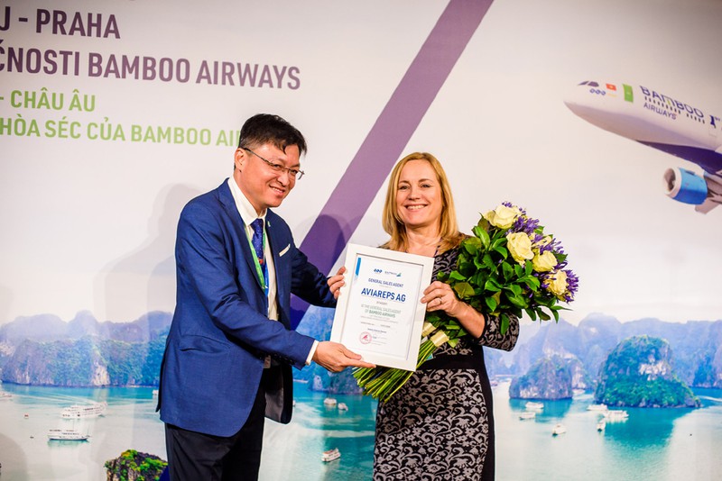 bamboo airways se bay thang ha noi - praha, czech hinh 4