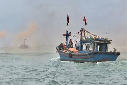ngu dan mien trung ron rang mo bien dau nam hinh 1